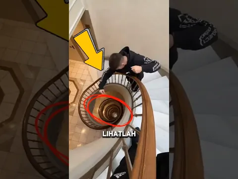 Merekam keindahan dari atas tangga🤔😱🔥