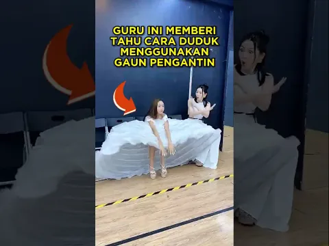 Wanita Ini Mengajari Cara Duduk Menggunakan Gaun Pengantin 👰‍♀️🤍 #shorts