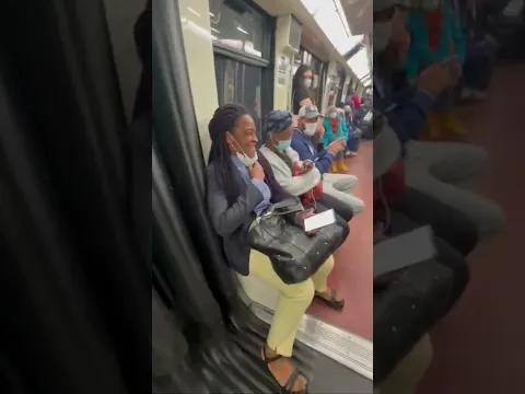 Comment prendre sa place dans le métro.. 👵🏼😂