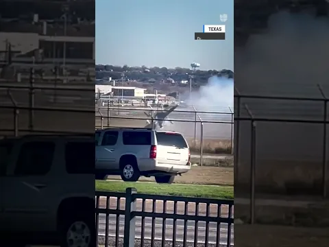 🛩️ Piloto sale disparado de un avión tras aterrizaje fallido