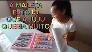 a maleta estojo que ajuju queria muito