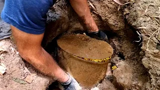 DENTRO da CACHOEIRA estava um GRANDE TESOURO