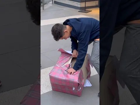 10 PESOS O LA CAJA MISTERIOSA