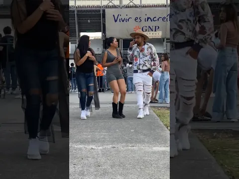 Broma del teléfono 😅 creo si se asusto 🤣😂