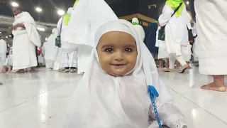 mashallah buhat pyari byti umra kar rahi han mashallah 🌹🕋🤲🕋👈