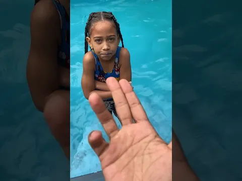 La Niña Fue Más Inteligente 🤣 🏊‍♂️ #viral #piscina