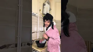 الام الجزائرية كي تشوف بنتها دخلت للكوزينة 😂😂😂😂