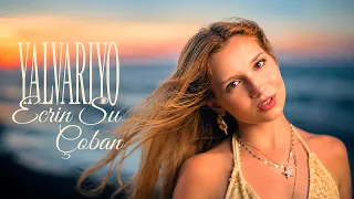 Ecrin Su Çoban - Yalvarıyo (Official Music Video)