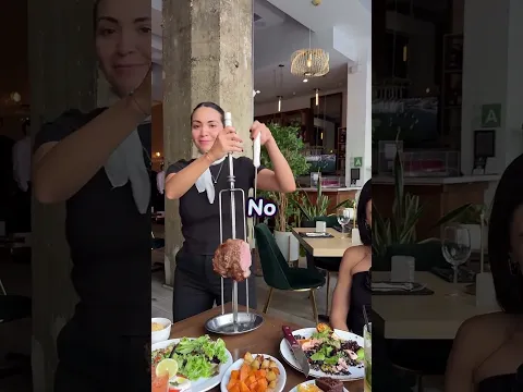 Veganos Silenciosos Contra Un Plato De Carne