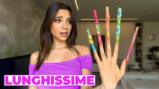 Vivo Con le UNGHIE Più LUNGHE al MONDO per 24h!