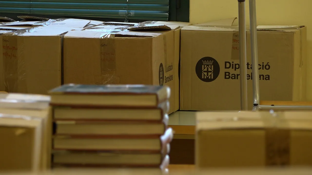 Últim dia de la biblioteca de Centelles abans que s’obri al Palau dels Comtes
