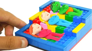 Sleeping In Toy Beds 😱😱😱😱