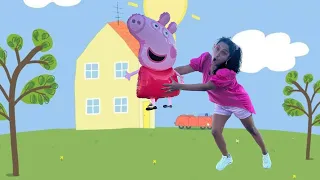 GabyLu jugando con Peppa Pig