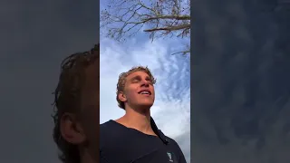 Kid lost in the ocean finds a abandoned island 😑😳😜