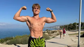 Guess the weight of the bananas😂