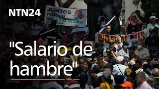 De manera simbólica trabajadores públicos enterraron el sueldo, que murió debido a la inflación