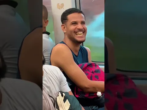 FALSO BEBE NO TREM