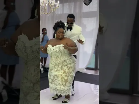 They made a grand entry #weddings 😍