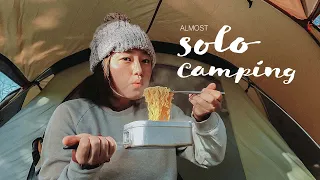 (almost) SOLO CAMPING | Korean Pork Belly BBQ + Garlic Shrimp + Ramyun | KEEMI CAMPING