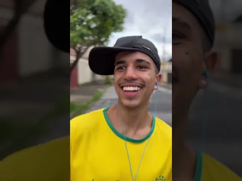 Duduzito: Comprando fone na feira