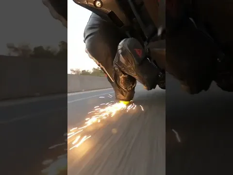 Yamaha R6 Knee Drag Akrapovic Exhaust #shorts
