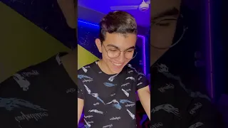 وحدة من المتابعين طلبت ايدي لجواز 🙂💍💔 أقسم بالله بجد 😂