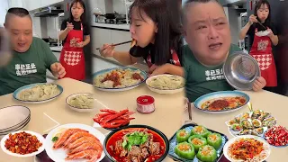Ông chồng ích kỷ của tôi muốn ăn bánh bao một mình, nhưng tôi đã ăn hết.
