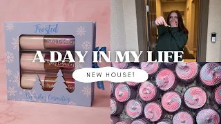 A day in my life ~ Running my lip gloss business + How I edit my Christmas content!