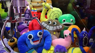 Todos los peluches de Garten of Banban DENTRO de la máquina de garras