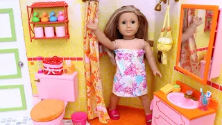Doll Evening Routine In the Bathroom