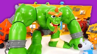 Let's Trux It Up~! Dinotrux Stop a Hungry Ogre #ToyMartTV