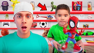 COMPRANDO Todos los JUGUETES que JUANITO TOCA
