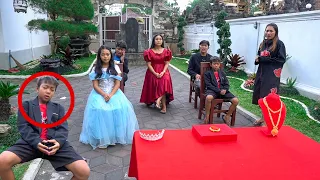 RAMA MENYEMBUNYIKAN S4K1TNYA WAKTU ACARA PELELANGAN DIA P1NGS4N