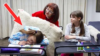 Mama mea e Profesoara ! Situatii amuzante la Scoala