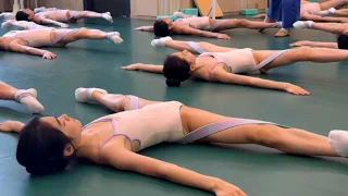 Students doing dance flexibility training