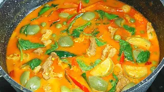 แกงเผ็ดหมูใส่มะเขือเปราะ แกงยังไงให้อร่อย กะทิแตกมันสวยและมะเขือไม่ดำ l อร่อนพุง
