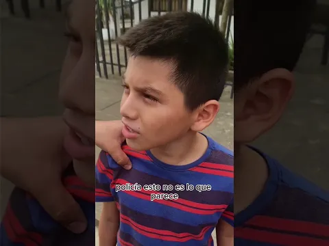 Niño salva mujer. #video #viral #drama #shorts #telenovelas