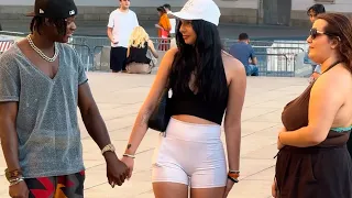 I offer a smile to beautiful girls🫠🫶🏻#love #lovely #kindness #explore #youtube #fyp
