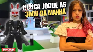FOMOS PERSEGUIDAS PELO COELHO MALVADÃO AS 3h00 DA MANHÃ NO BROOKHAVEN*roblox