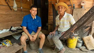 Vive SOLO Y AISLADO hace 25 AÑOS en un lugar REMOTO de PANAMÁ