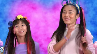 Ellie Sparkles & the PAJAMA LLAMA PLUSHIE | Toys for kids