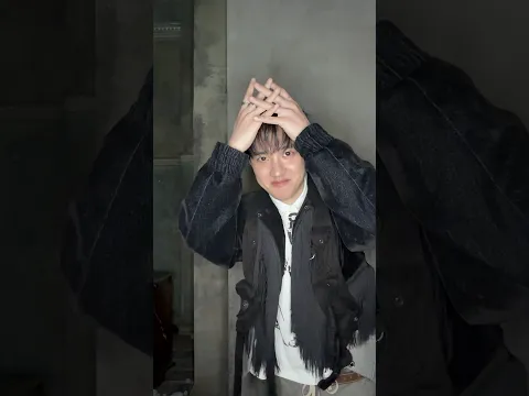 me when I hear crown #EXO #엑소 #weareoneEXO #Crown #REVERXE