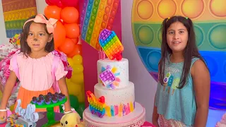 FUI NA FESTA DE POP IT DA MARIA CLARA! Ft. Familia Maria Clara e JP (Compilação)
