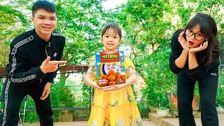 Thử Thách Giành Phần Thưởng Thịt Viên Ăn Liền Heo Cao Bồi Mới Tặng Bé Chi