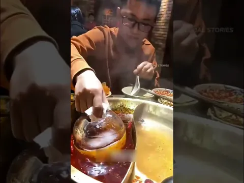 في ملعقه خاصه بتفصل الزيت