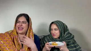 Restaurant pohchi bajis khanne 'Gadbad'|| Burger ya Gadbad?|| Funny video