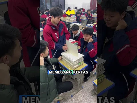 Pak guru ini mengelabuhi muridnya untuk tugas tambahan 😨