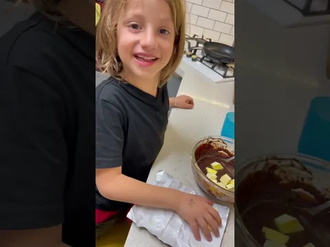 מה קרה כשהחלטתי לתת למיילו להכין כדורי שוקולד לגמרי לבד 😝🍫