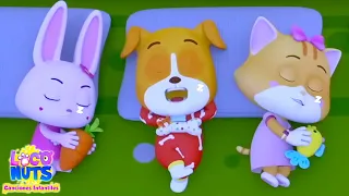 Cinco en la Cama Canciones de Números para niños por Loco Nuts