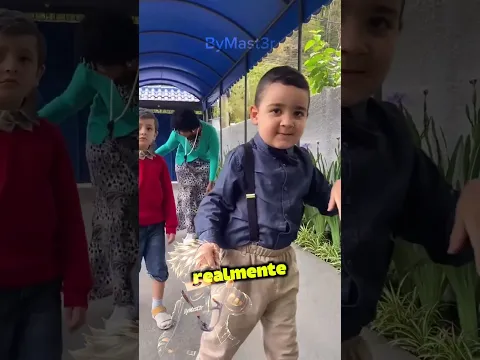 La Maestra Les Pidió Vestirse Como Ancianos… Pero Uno De Ellos Sorprendió A Todos 🎭😮